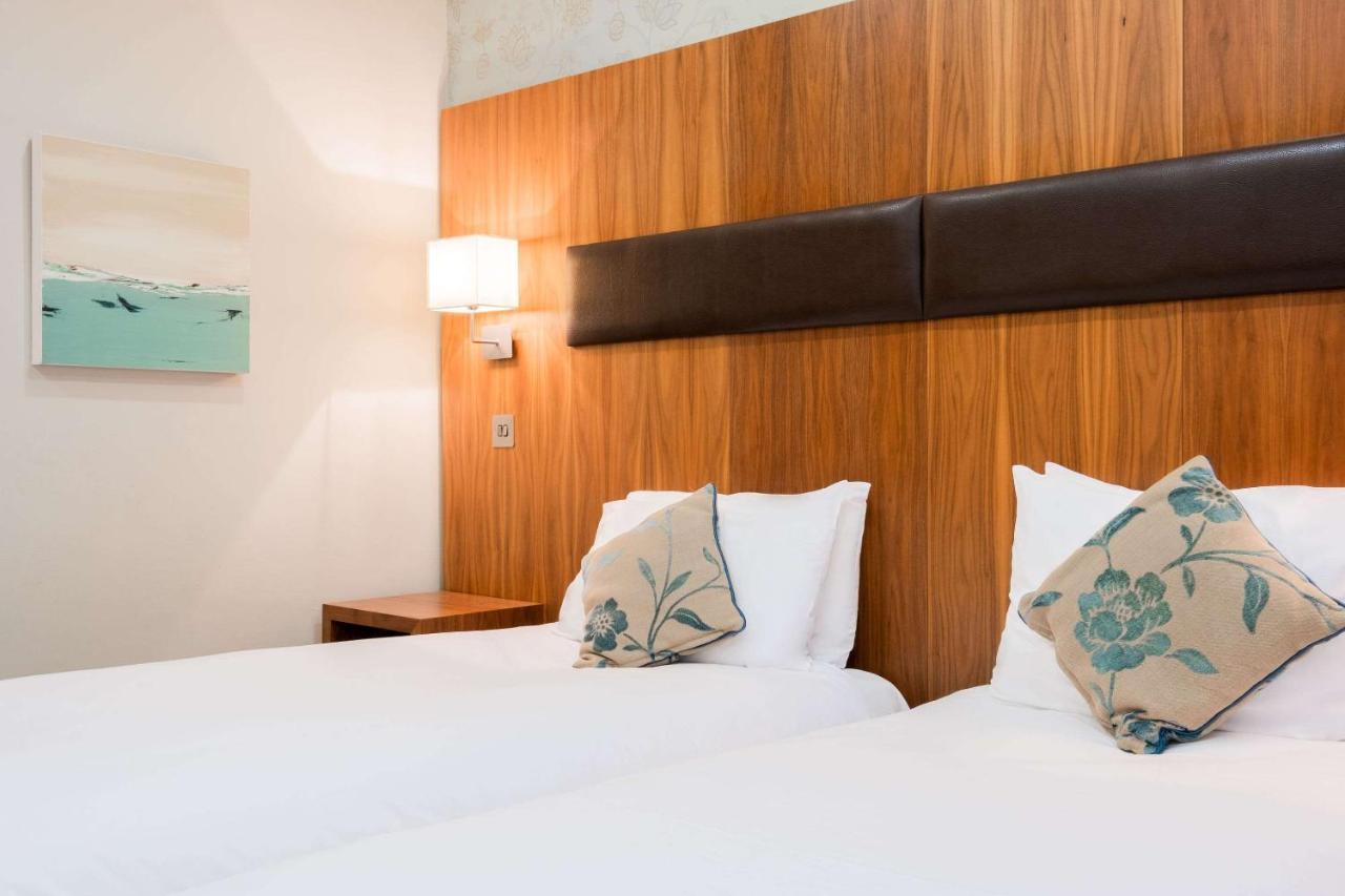 Ramada By Wyndham Cheltenham Golden Valley Kültér fotó