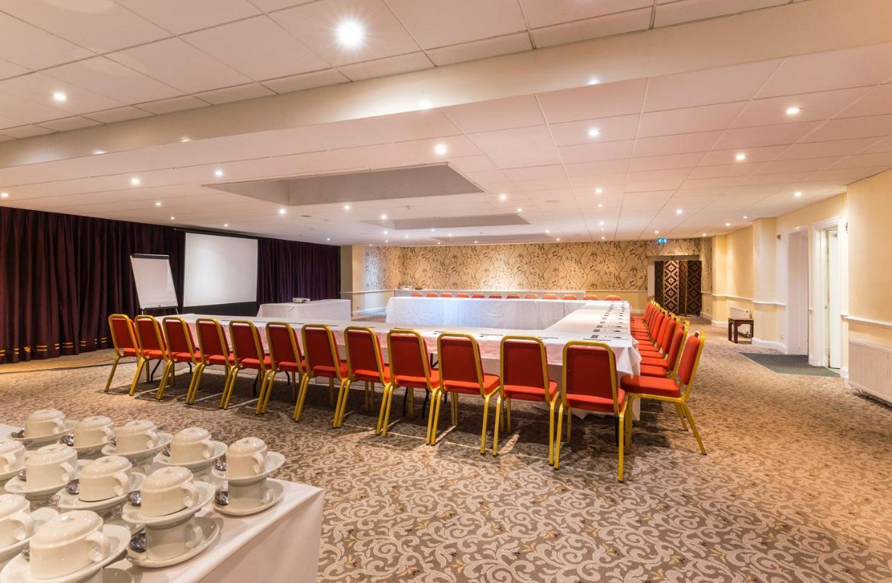 Ramada By Wyndham Cheltenham Golden Valley Kültér fotó