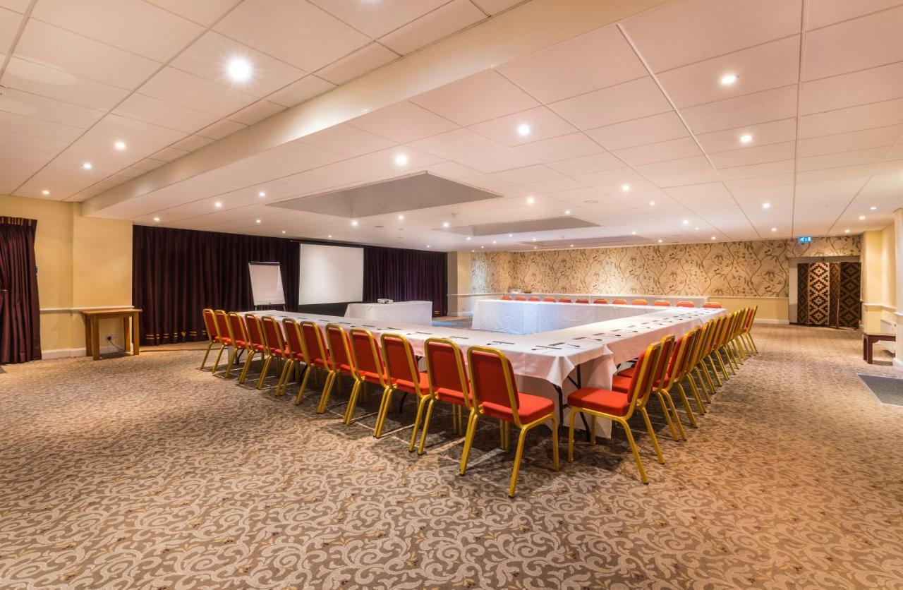 Ramada By Wyndham Cheltenham Golden Valley Kültér fotó