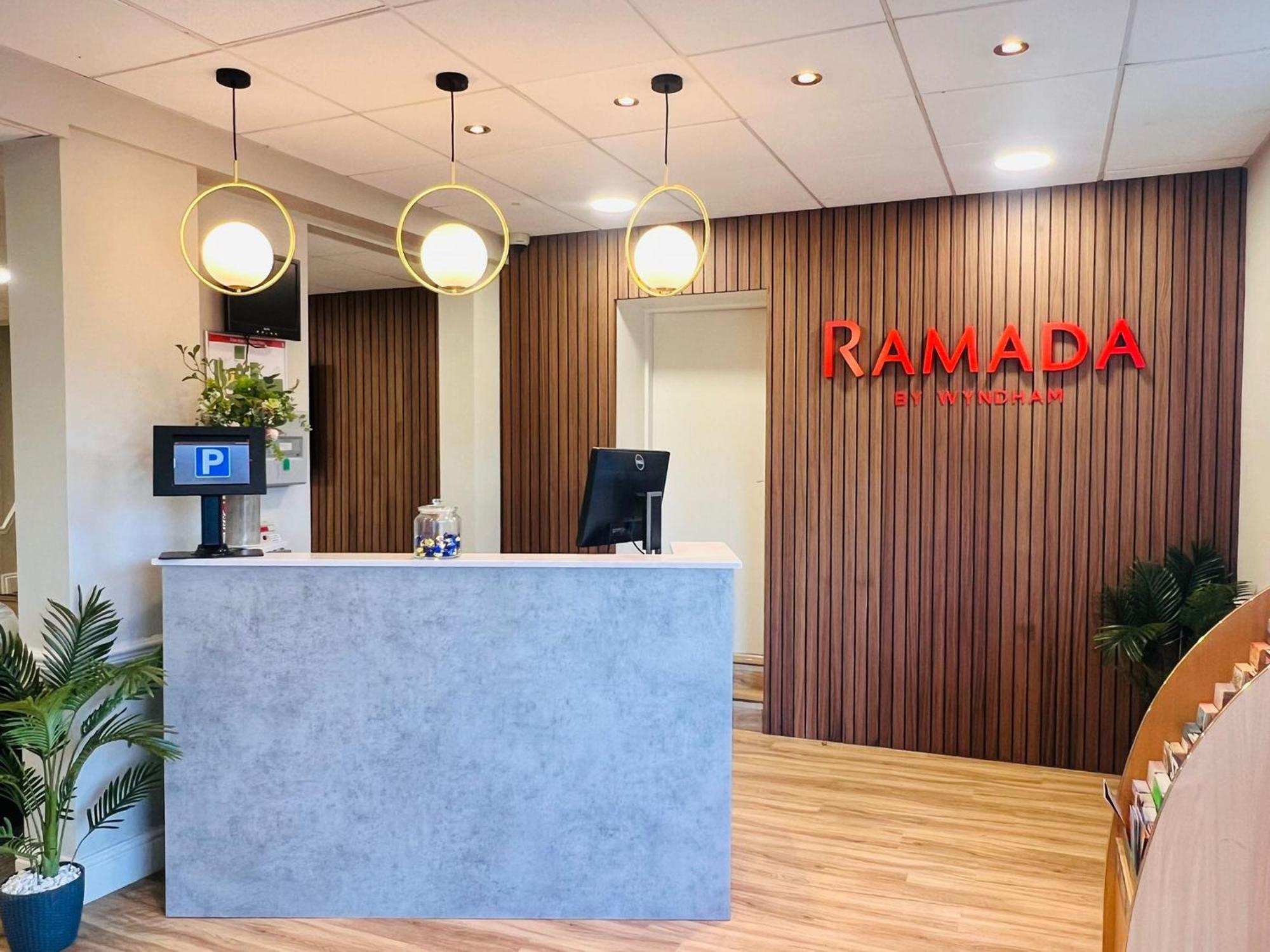 Ramada By Wyndham Cheltenham Golden Valley Kültér fotó