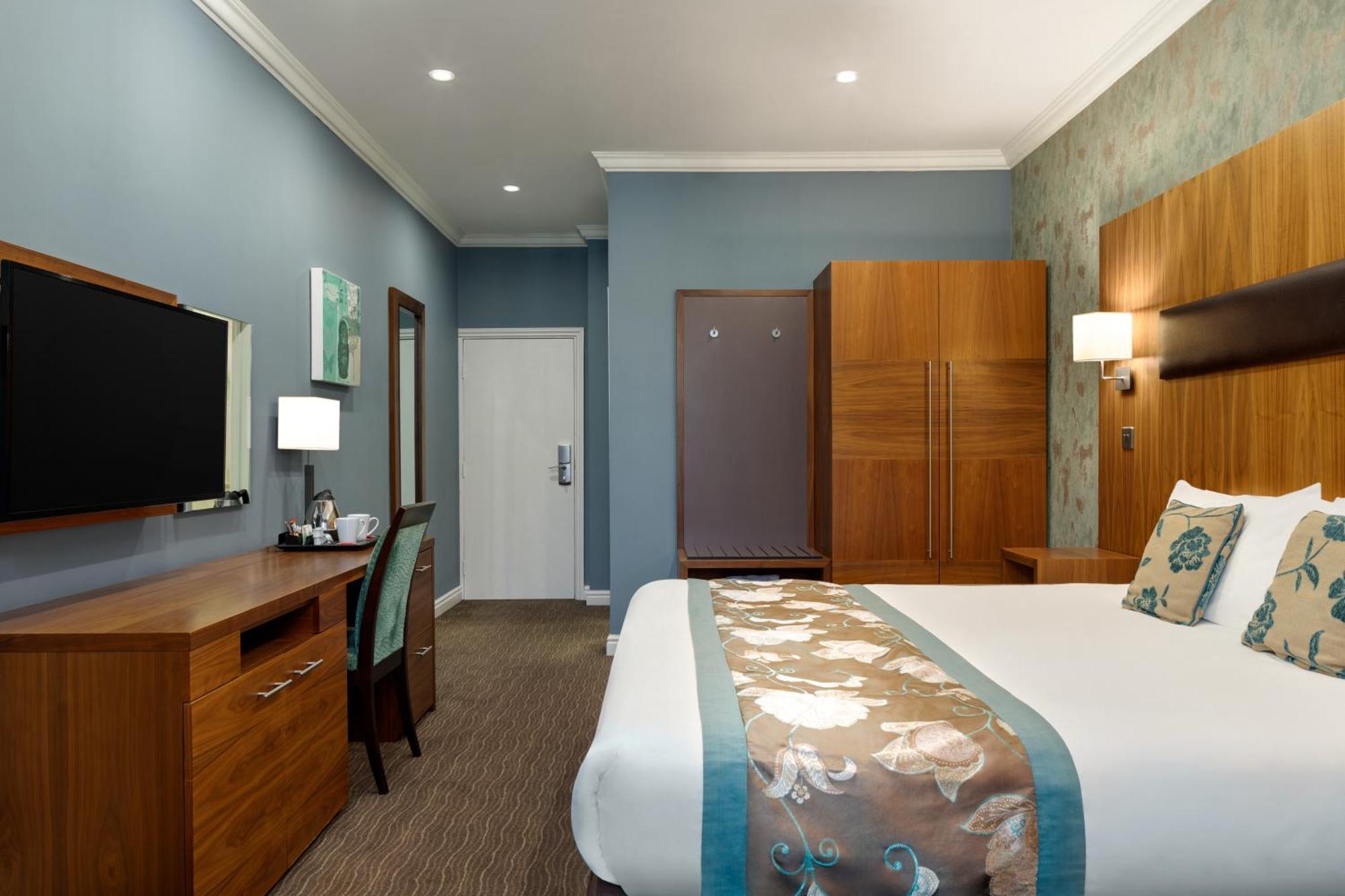 Ramada By Wyndham Cheltenham Golden Valley Kültér fotó