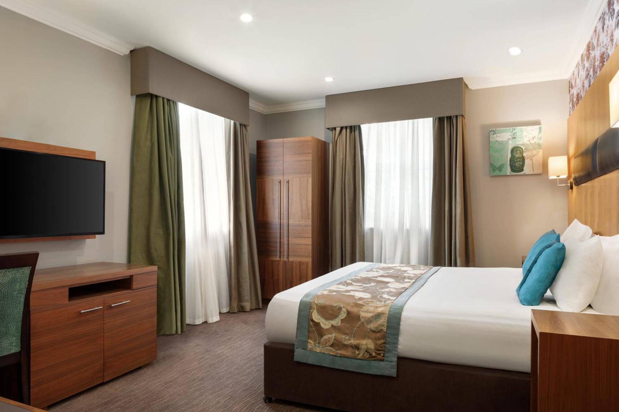Ramada By Wyndham Cheltenham Golden Valley Kültér fotó