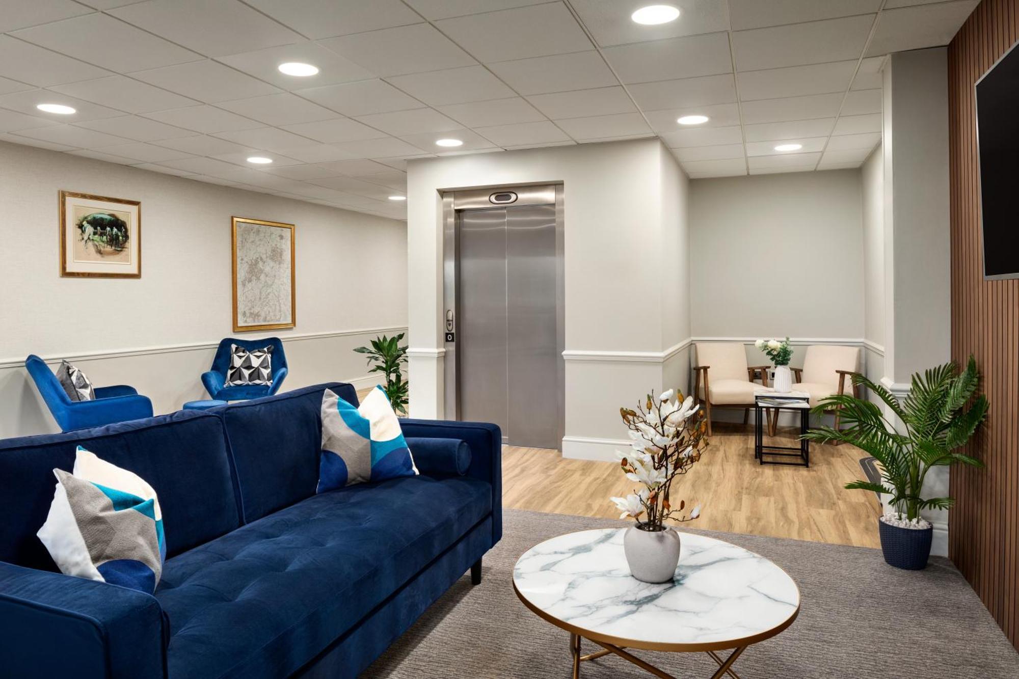 Ramada By Wyndham Cheltenham Golden Valley Kültér fotó