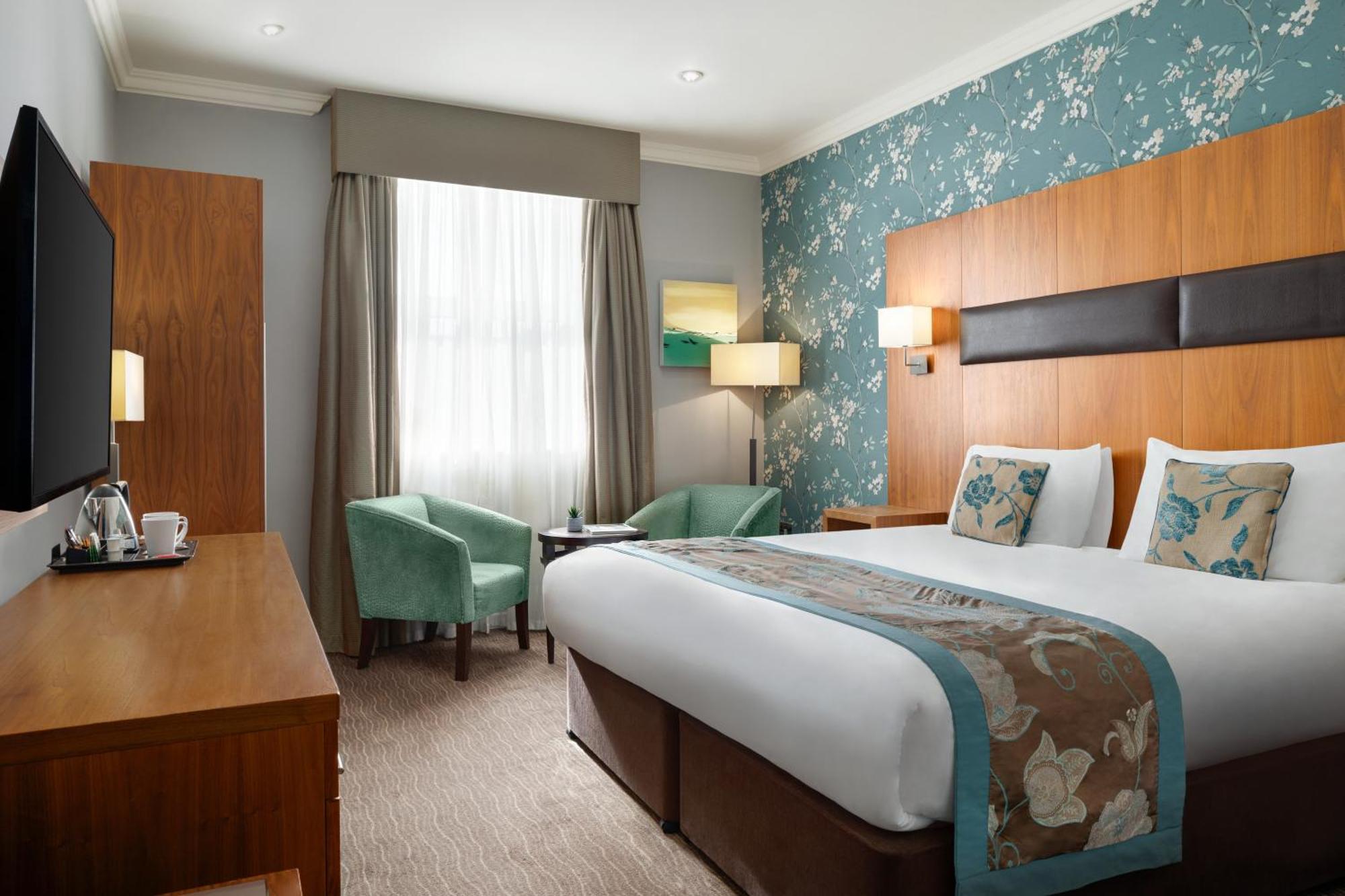 Ramada By Wyndham Cheltenham Golden Valley Kültér fotó